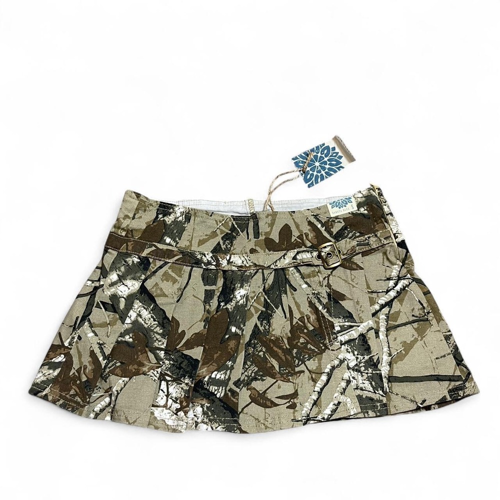 Dakota Blue pleated camo mini skirt with buckle detailing and built in shorts